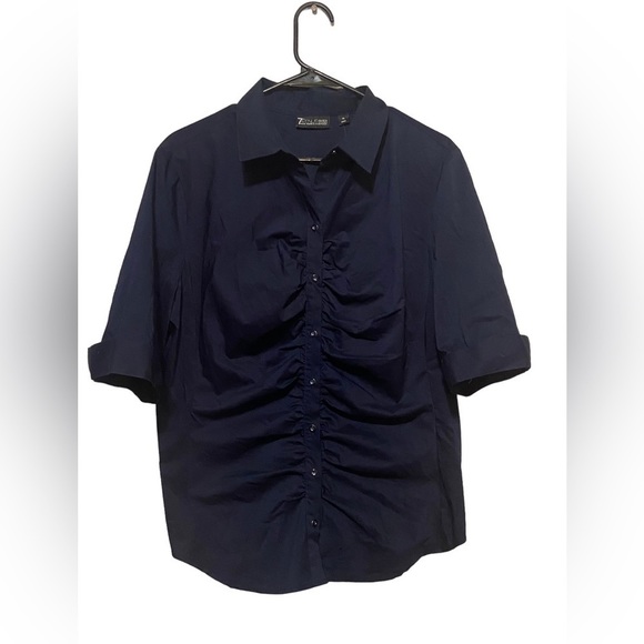BUTTON up Navy top. - Picture 1 of 6